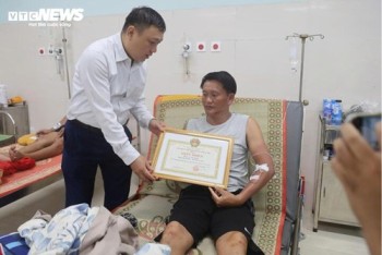 3 người thoát chết sau 2 ngày trôi dạt trên biển: ‘Sự trở về của họ là kỳ tích’