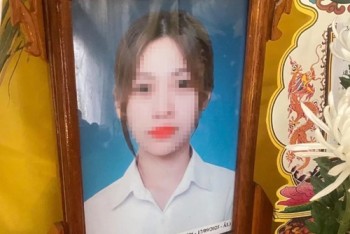 Thi thể cô gái bị trói, bỏ bao trôi sông: Nạn nhân nghi là người Nghệ An