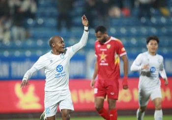 V.League 2025-2026: Phung phí cơ hội, Nam Định chia điểm cùng Hồng Lĩnh Hà Tĩnh trên sân nhà