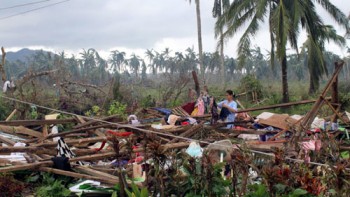 Siêu bão Rai tàn phá Philippines, hơn 100 người chết, hàng chục người mất tích