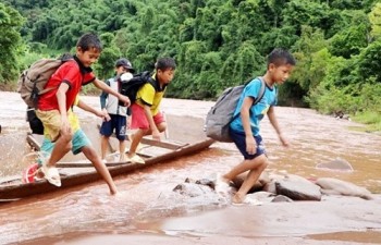 Trang bị kỹ năng mùa mưa bão: 10 điều trẻ nên biết