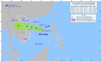 Áp thấp nhiệt đới cách đặc khu Hoàng Sa khoảng 420km