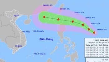 Bão Ragasa tiến vào Biển Đông với cường độ rất mạnh, có thể đạt cấp siêu bão