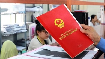 Chủ tịch UBND cấp xã có được quyền cấp sổ đỏ cho người dân?