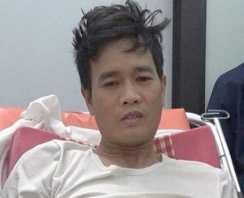 Sau khi sát hại vợ, gã chồng liền bị rắn độc cắn