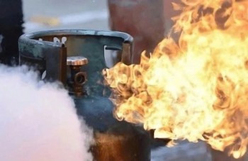 Cha tử vong, con bị thương nghi do nổ bình gas