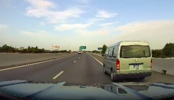 Xe biển xanh vi phạm giao thông, ai nộp phạt?