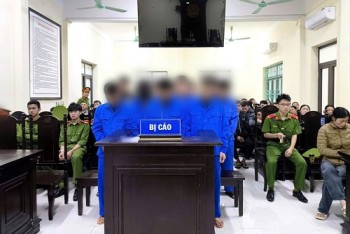 Truy đuổi nhau gây náo loạn đường phố, 23 thiếu niên lĩnh án