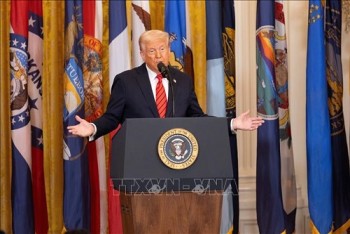 Tổng thống Trump tuyên bố xóa sổ phòng không Iran, chiến tranh chưa kết thúc