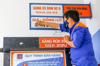Giá xăng dầu chỉ được điều chỉnh ngay sau 1 ngày khi giá cơ sở tăng từ 15% trở lên