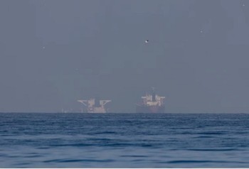 Iran cảnh báo đóng cửa Hormuz vô thời hạn nếu Mỹ tấn công hạ tầng năng lượng