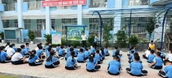 Hy hữu, một giáo viên ở TPHCM dùng kim tiêm 'trừng phạt' học sinh
