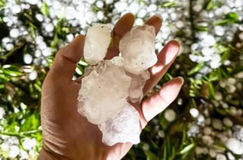 Chiều tối nay nhiều nơi đón mưa dông, nguy cơ lốc sét kèm mưa đá