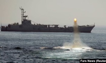 Iran bất ngờ 'xuống thang', đề xuất mở lối cho tàu thuyền qua eo biển Hormuz