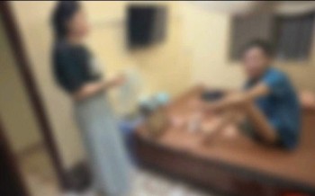 Nhắn tin nhờ công an phường, người phụ nữ tìm được cha sau 30 năm thất lạc