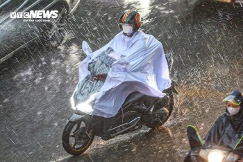 Dự báo thời tiết ngày 20/4: Miền Bắc mưa rào và dông, miền Nam nắng nóng cục bộ