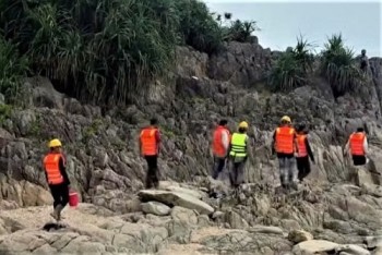 Hàng trăm người tìm kiếm nam kỹ sư mất tích khi đi tắm biển