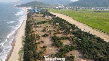 Ôm 'đất vàng’ rồi bỏ hoang nhiều năm, người dân khốn khó vì thiếu lối ra biển