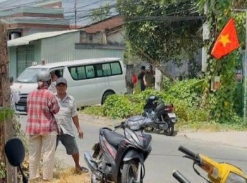Cảnh sát khống chế kẻ cuồng loạn sát hại vợ con