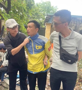 Chém vợ tử vong vì phát hiện người đàn ông khác trong nhà