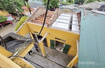 Mưa lớn ở miền Bắc làm 1 người bị thương, hơn 120 nhà tốc mái