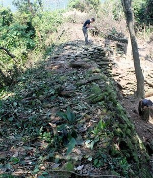 Chiêm ngưỡng thành luỹ cổ độc đáo còn nguyên vẹn