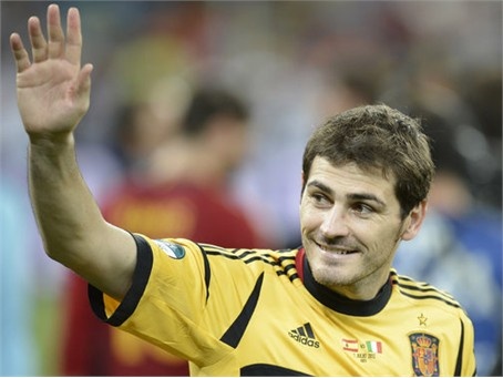 France Football đề cử Quả bóng vàng cho Iker Casillas