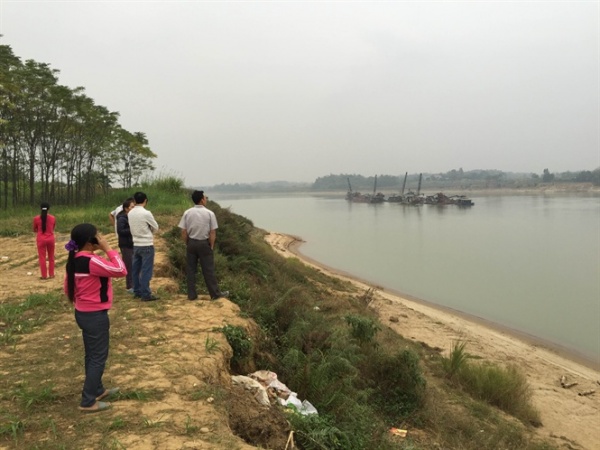 Sông Lô đang bị bằm nát: Cuộc chiến giữa đôi bờ Vĩnh - Phú
