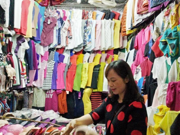 Hà Tĩnh: Sau đối thoại Chủ tịch tỉnh, tiểu thương đã được ký hợp đồng dài hạn