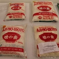 Lại phát hiện bột ngọt, bánh kẹo giả