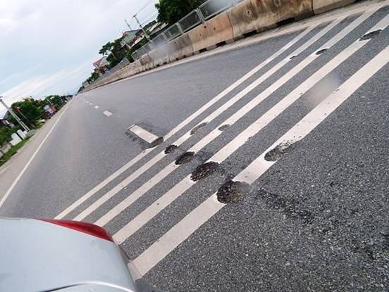 Hà Tĩnh: Cần làm rõ nguyên nhân xuất hiện nhiều “hố lạ” trên Quốc lộ 1A