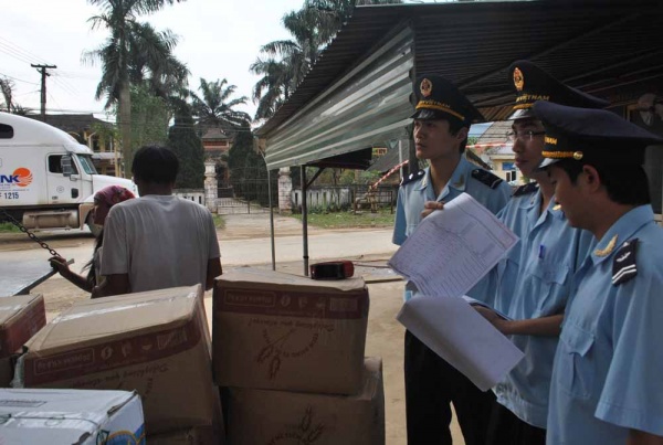 Nguy cơ gian lận thuế GTGT hàng hóa ra, vào KKT cửa khẩu
