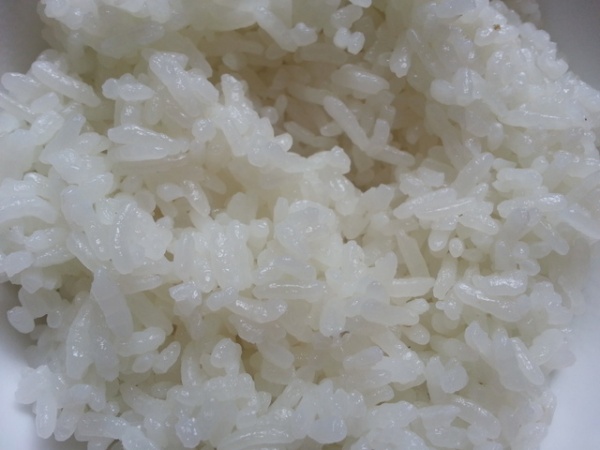 Cơm gạo lạ nở dài gần 2cm: "Giật mình" đặc sản hiếm