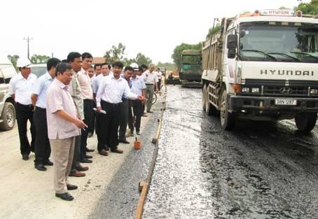 “Thổi còi” nhiều sai sót tại Dự án cải tạo, nâng cấp Quốc lộ 15 - Hà Tĩnh