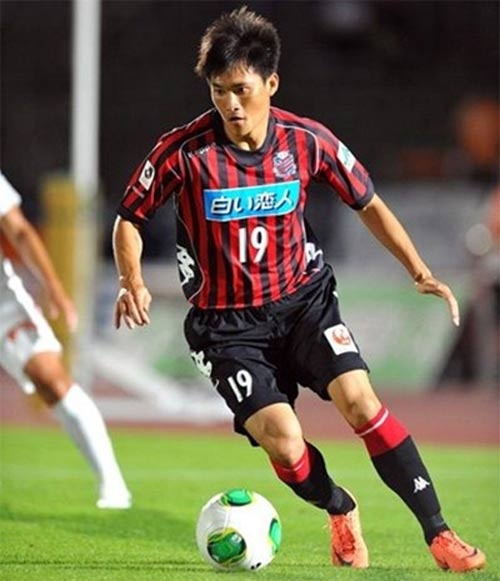 Lần đầu đá chính, Công Vinh lập cú đúp