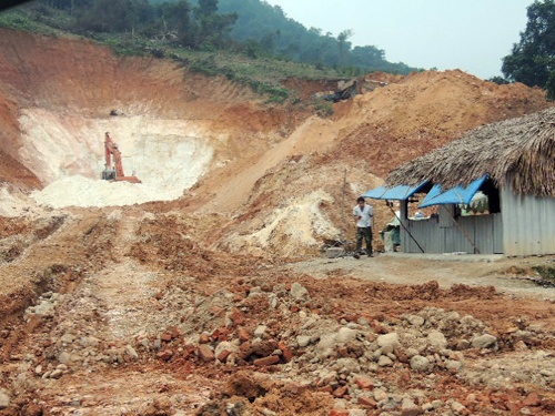 Trắng trợn trộm tài nguyên quý