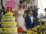 Vợ 1m65, chồng 80cm gây xôn xao trong đám cưới cuối cùng của năm 2017