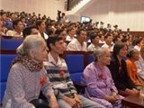 Bỏ cộng điểm thi ĐH cho Mẹ VN anh hùng