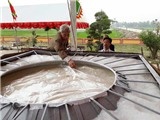 Vài suy nghĩ về chiếc “bánh giầy” 3 tấn dâng tiến vua Hùng
