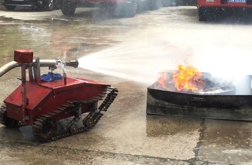  Học sinh chế tạo thành công robot chữa cháy với giá rẻ bất ngờ - 2