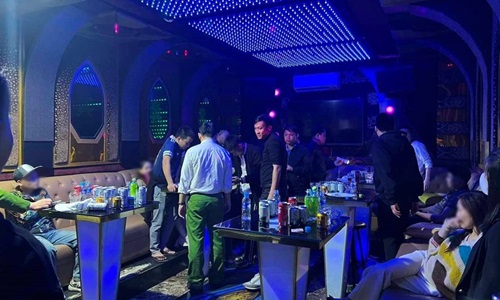 Hà Tĩnh: Phát hiện 4 nam, 3 nữ đang sử dụng chất ma túy trái phép tại quán Karaoke