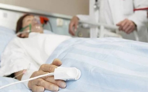 Người đàn ông 35 tuổi "gan trắng xoá" vì thường xuyên uống thứ nước nhiều người mê