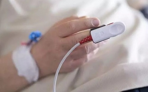 Người đàn ông 46 tuổi tử vong sau khi ăn thịt thừa để trong tủ lạnh